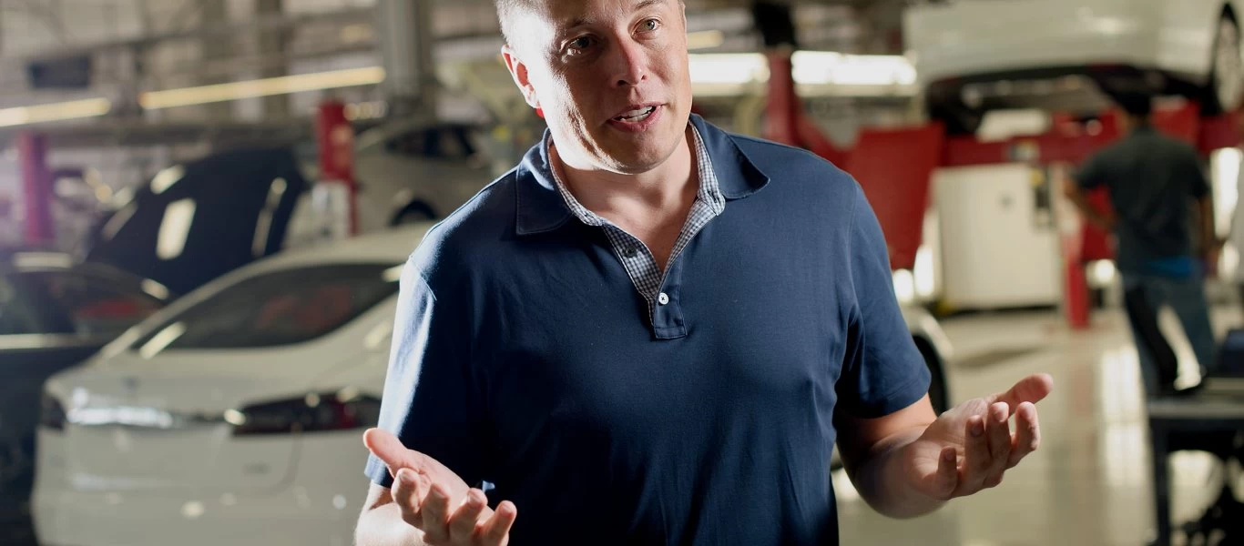 Ξεκινά πάλι την λειτουργία του το εργοστάσιο της Tesla στην Καλιφόρνια μετά τις απειλές του Ε.Μασκ